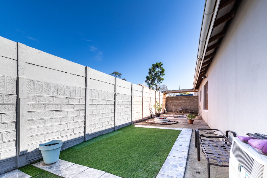 3 Bedroom Property for Sale in Summerpride Eastern Cape